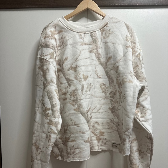 Comfrt Collection Tree Print Sweatshirt XL | Cream Beige Nature Pattern - Picture 3 of 7